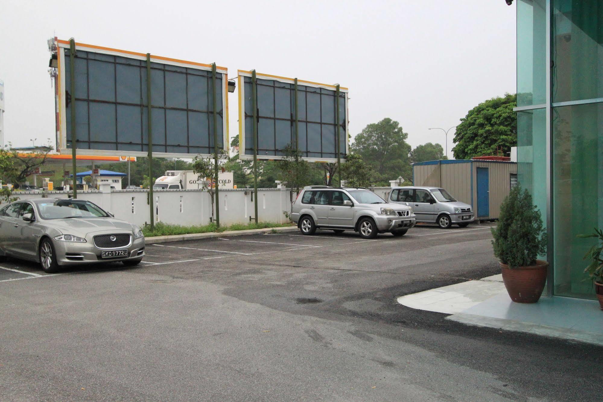 Le Garden Hotel Kota Kemuning שאה אלאם מראה חיצוני תמונה